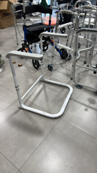 პაციენტის დამხმარე წამოსადგომი