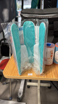 პაციენტის დამხმარე წინდის ჩასაცმელი