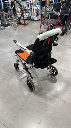 პაციენტის გადასაყვანი ეტლი დასაკეცი